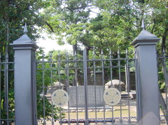 谷中霊園徳川慶喜の墓
